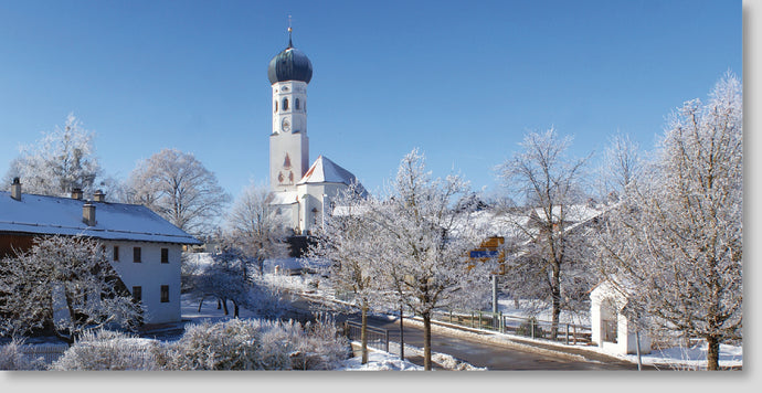 Münsinger Dorfplatz mit Kirche